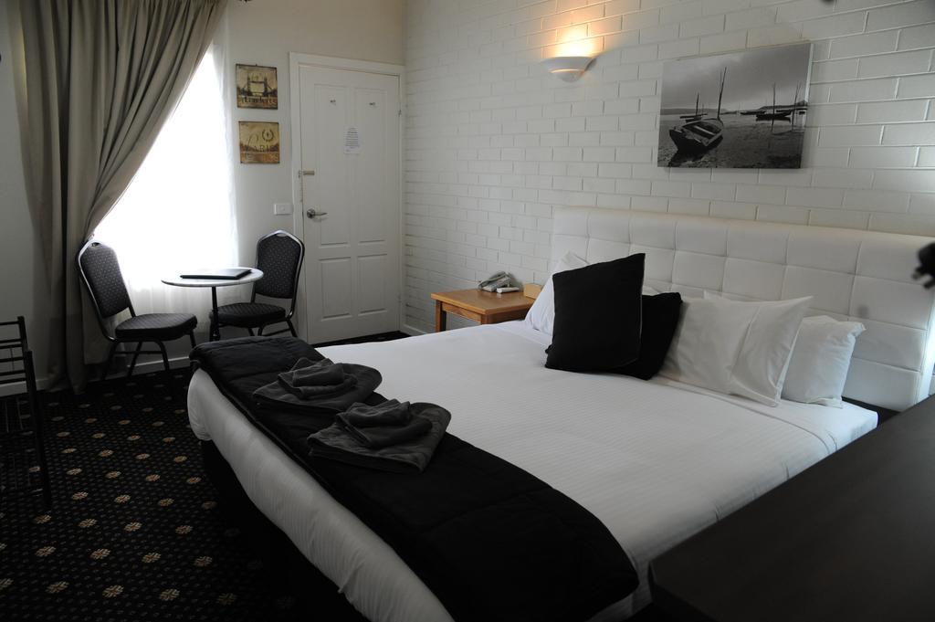 Norwood House Motel & Receptions Mornington Buitenkant foto
