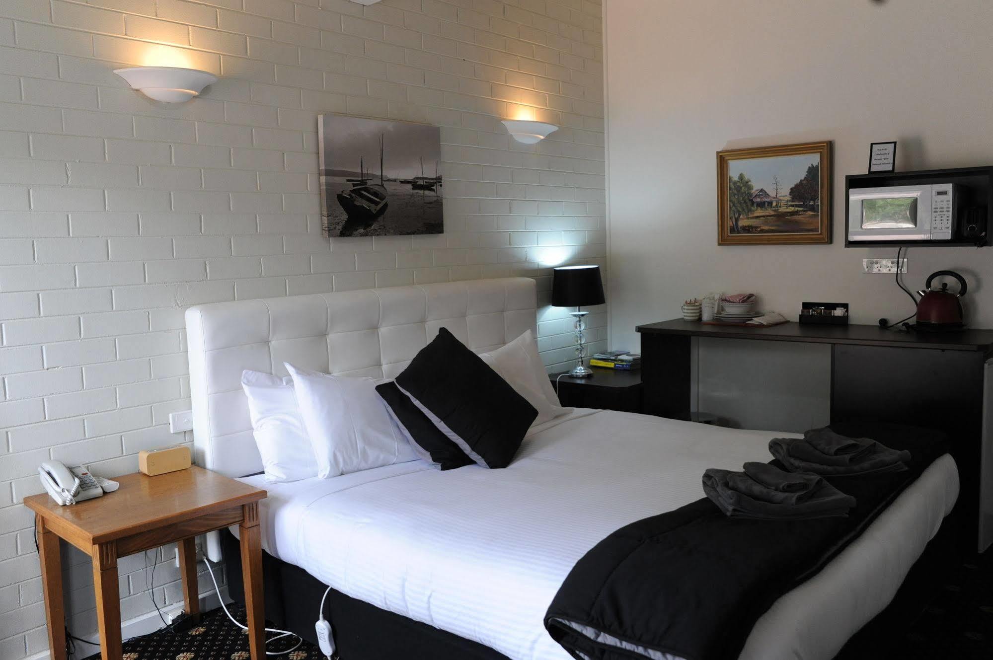 Norwood House Motel & Receptions Mornington Buitenkant foto